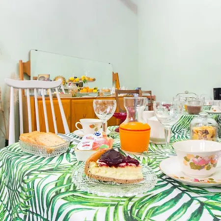 Bed & Breakfast Jacaranda *
