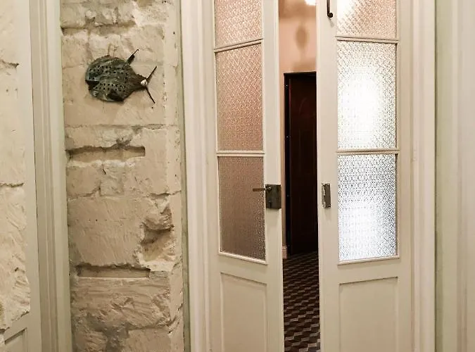 Jacaranda Frühstückspension 3*