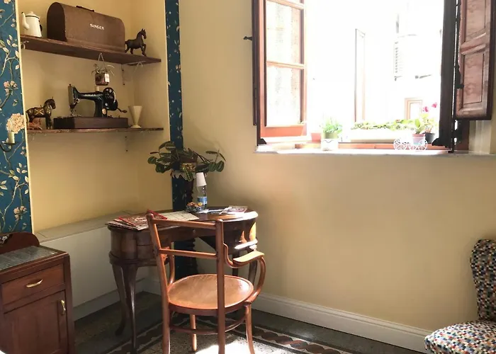 Jacaranda 住宿加早餐酒店 卡利亚里